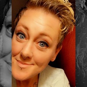 Meet your Posher, Hollie